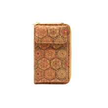 Load image into Gallery viewer, Cork crossbody wallet for women with intricate geometric pattern, measuring 18 x 11 x 4 cm, perfect for stylish organization.