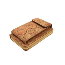 Load image into Gallery viewer, Cork crossbody wallet for women featuring an intricate geometric pattern, dimensions 18 x 11 x 4 cm. Perfect for everyday use.